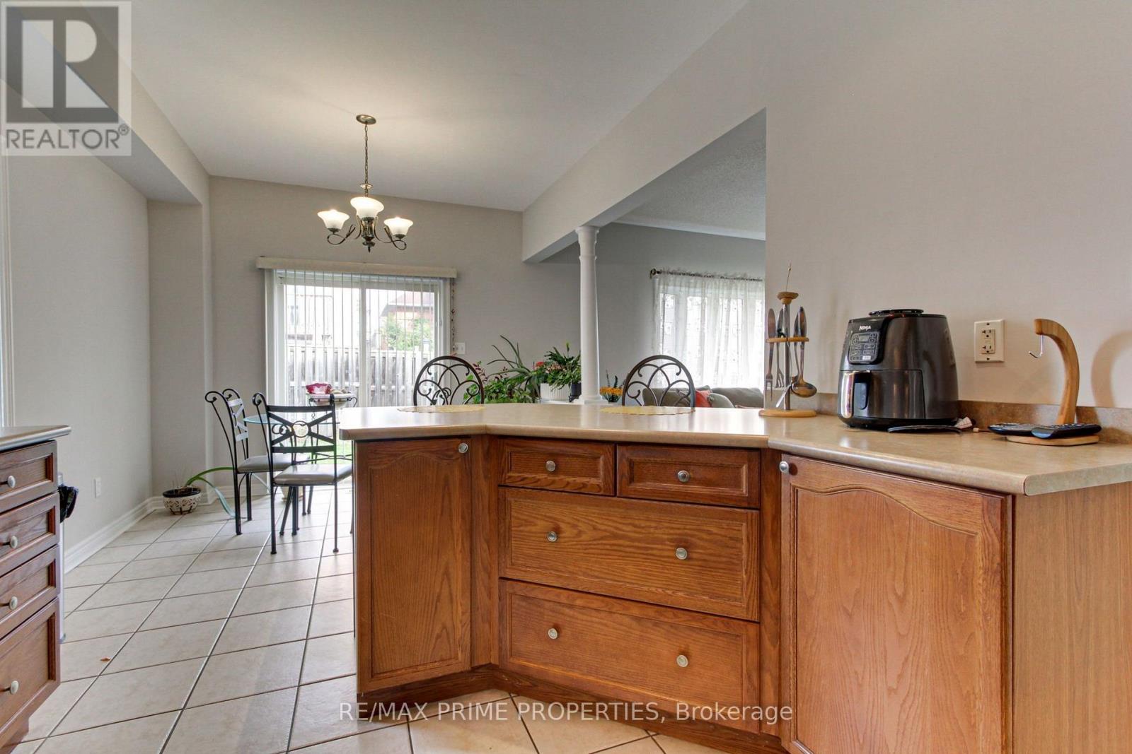 64 Ian Drive, Georgina, ON photo 8