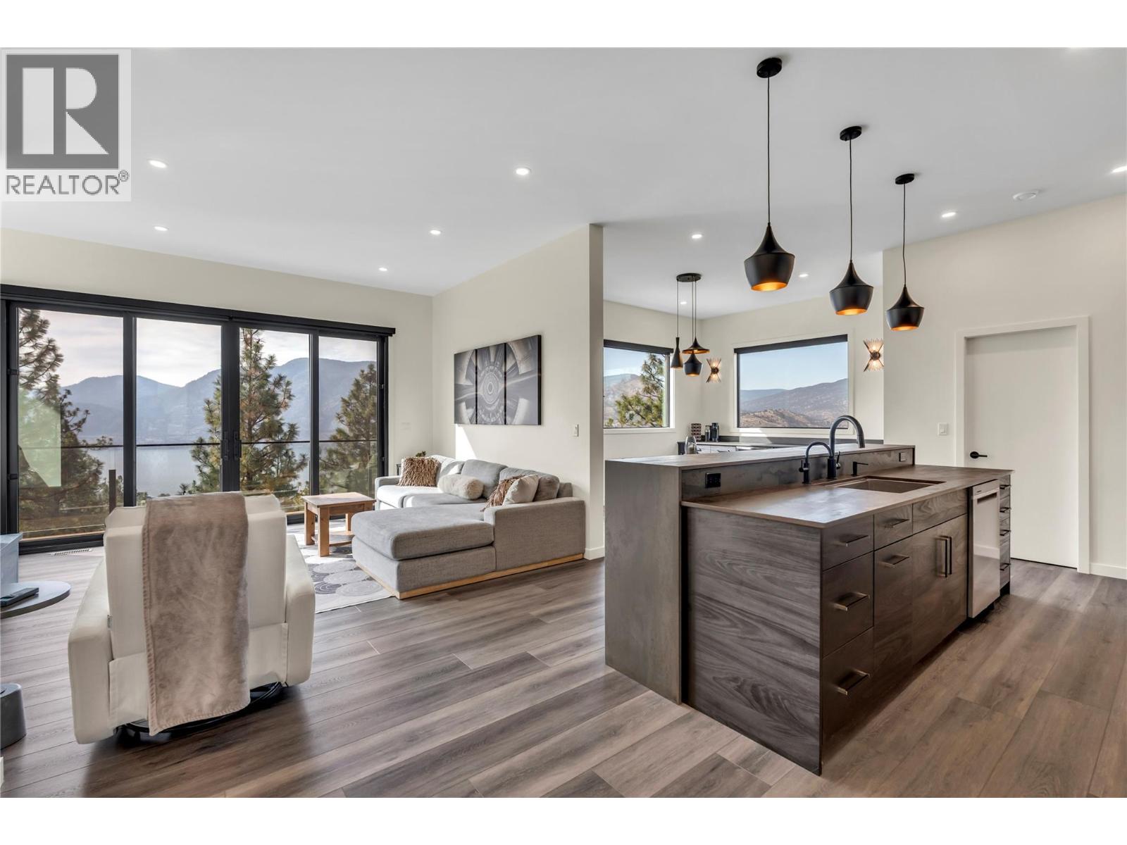 #117 3331 Evergreen Drive - 7