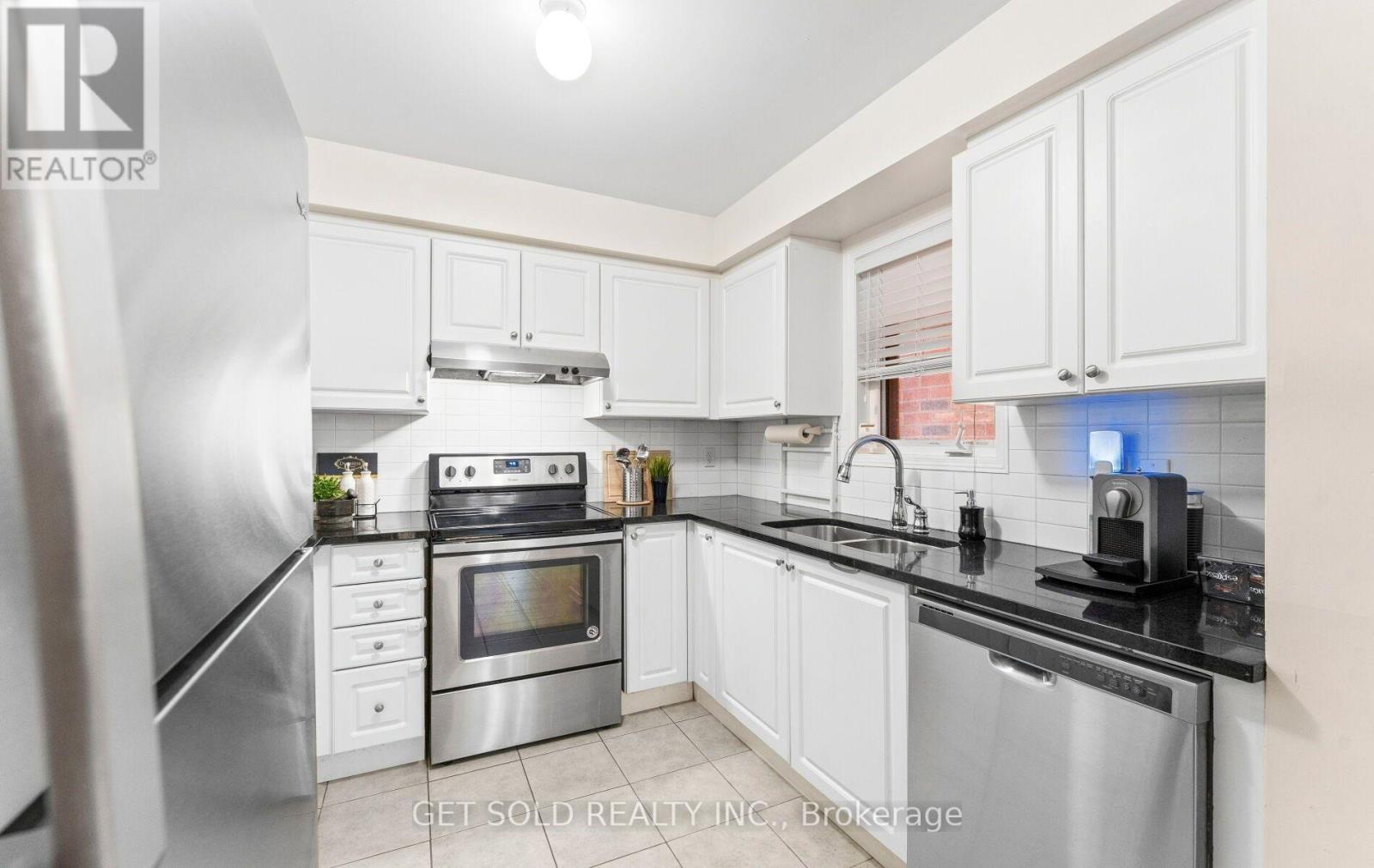 33 Sergio Marchi Street, Toronto, ON photo 15