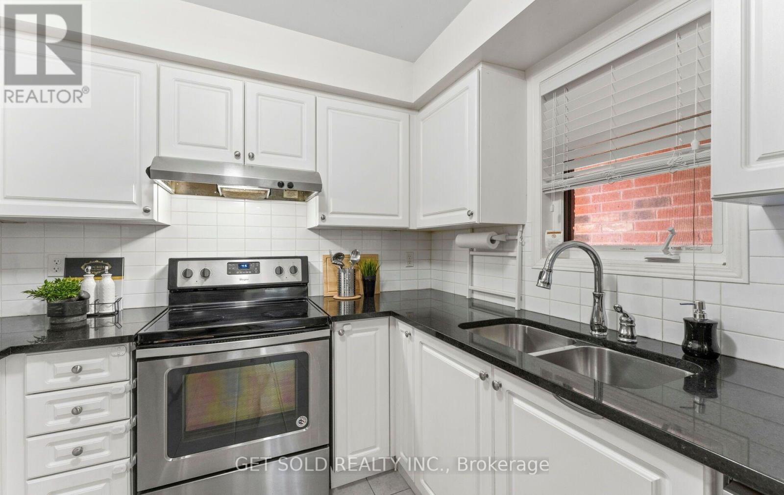 33 Sergio Marchi Street, Toronto, ON photo 16
