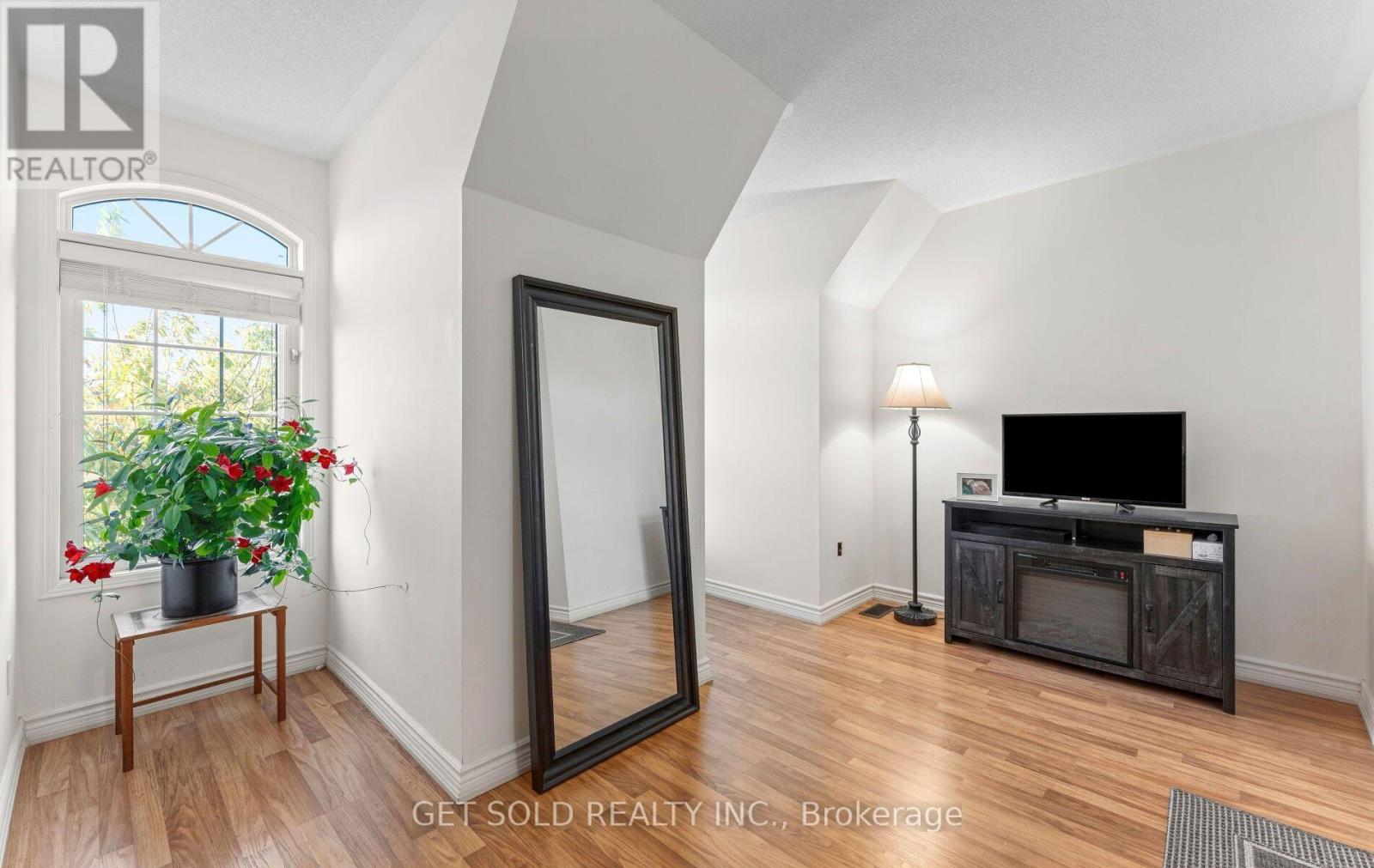 33 Sergio Marchi Street, Toronto, ON photo 21