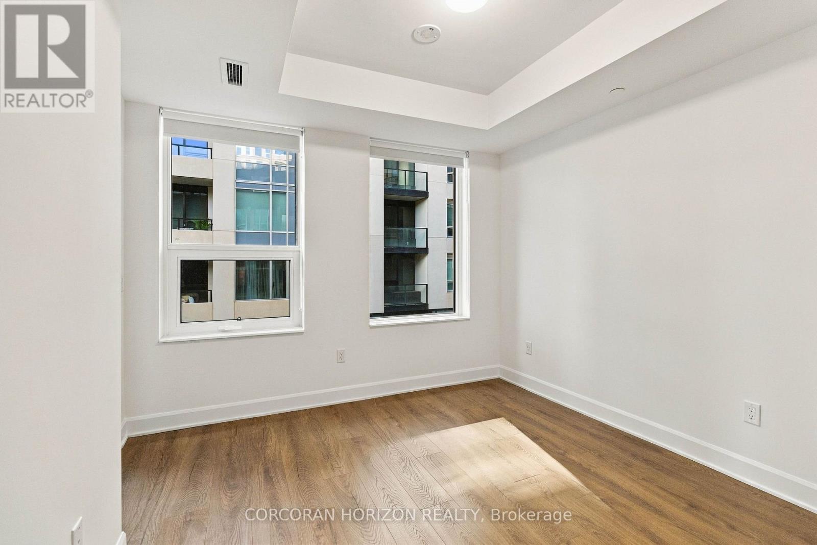 3240 William Coltson Avenue — photo 8