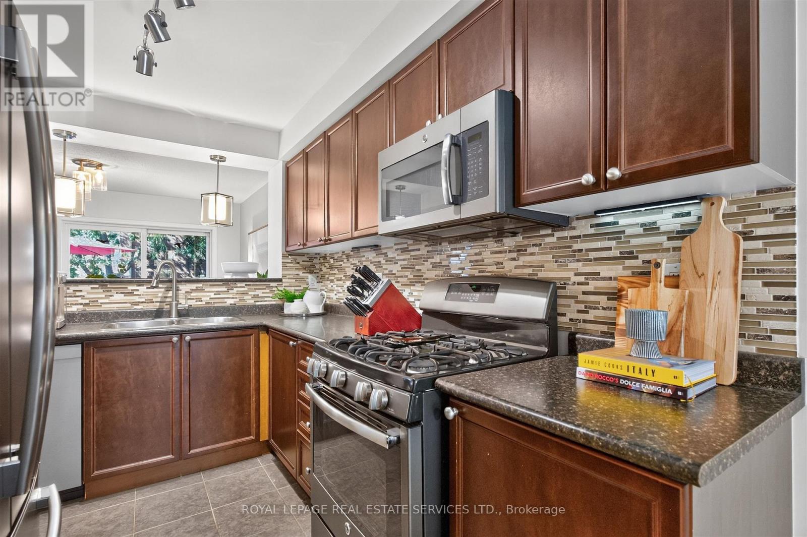 227 Prosser Circle, Milton, ON photo 11