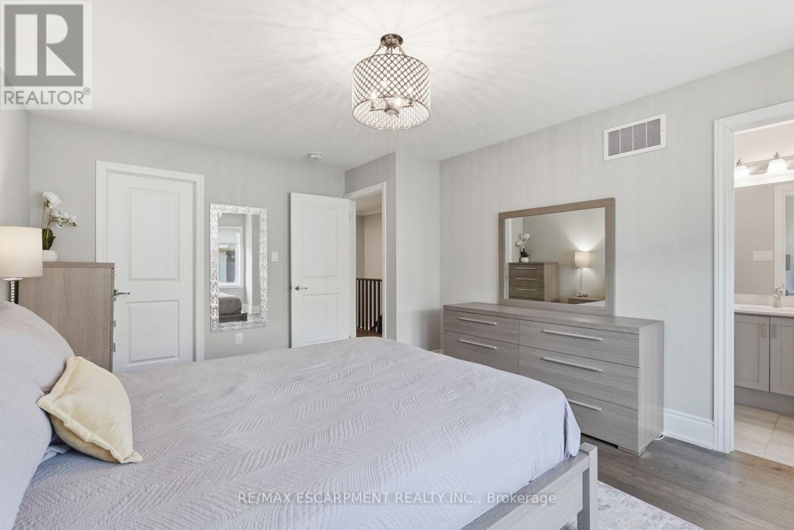 77 Borers Creek Circle, Hamilton, ON photo 32