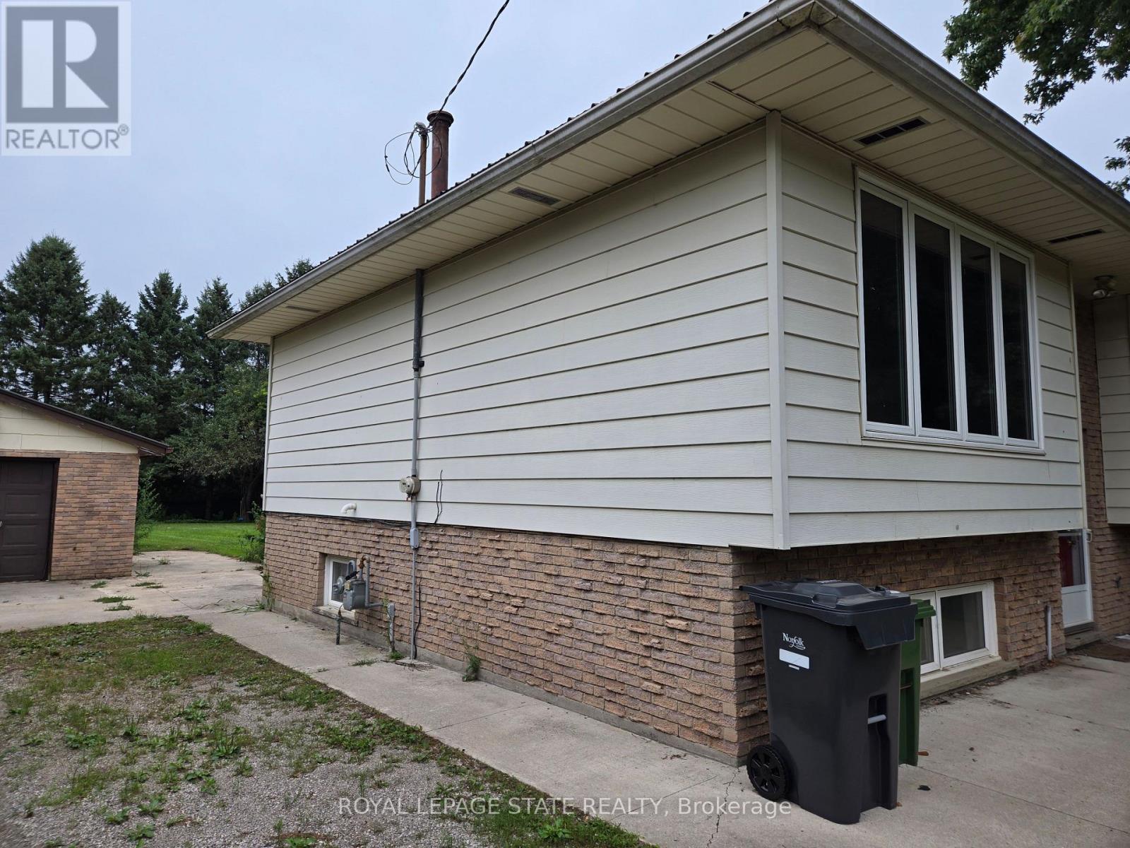 8 Lyndhurst Avenue, Norfolk, ON photo 3