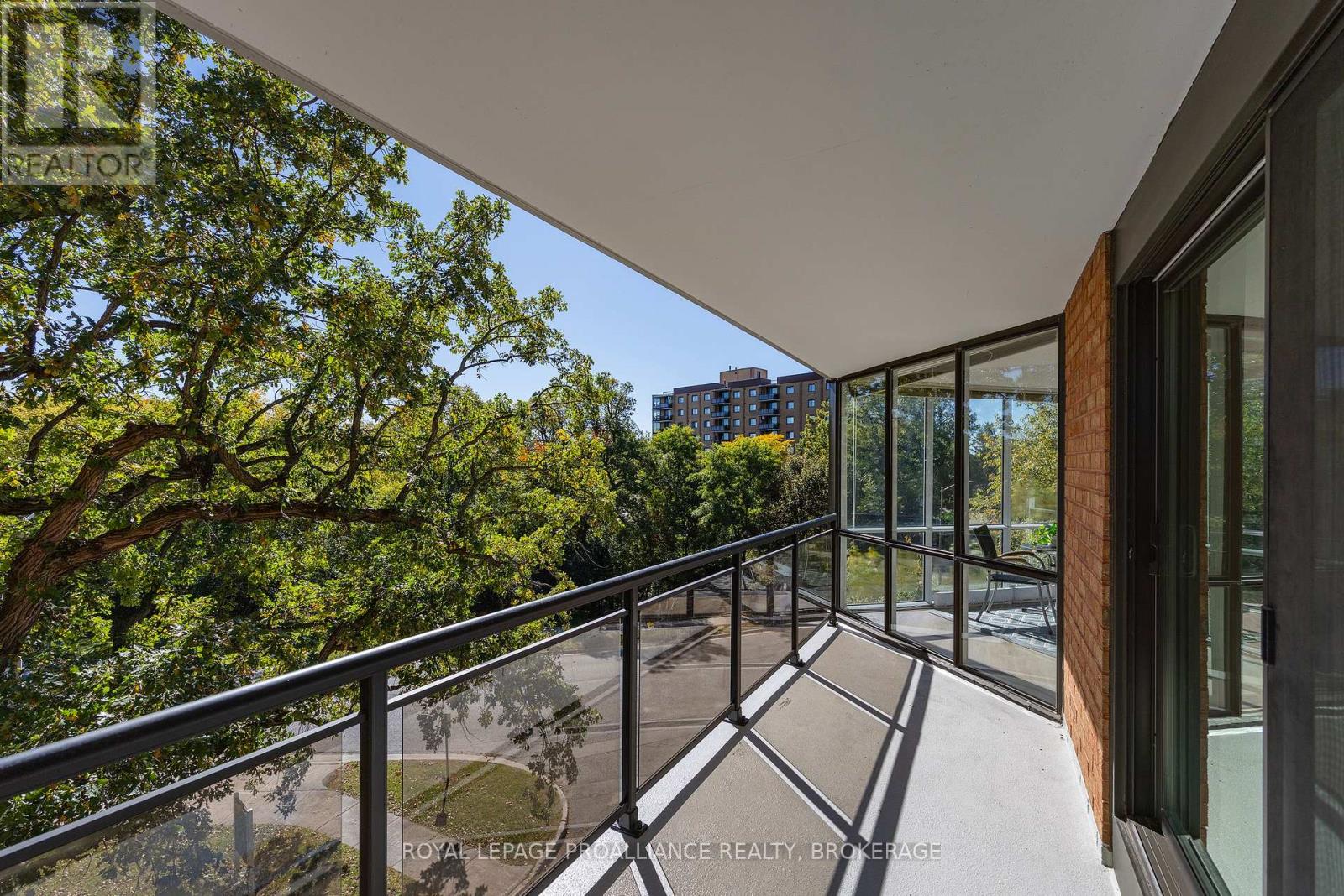 #406 115 BARRETT COURT - Image 28