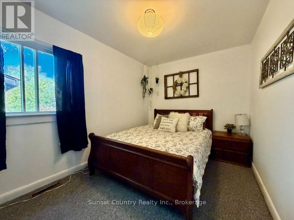 169 FLORENCE STREET - 11