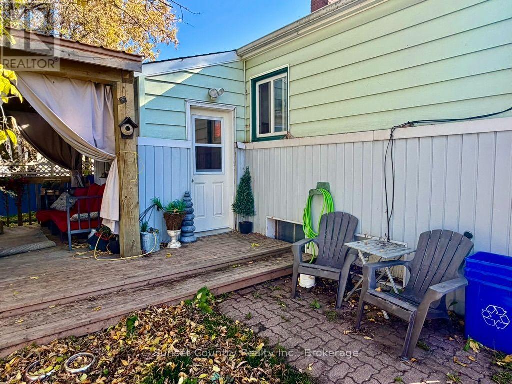 169 FLORENCE STREET - 21