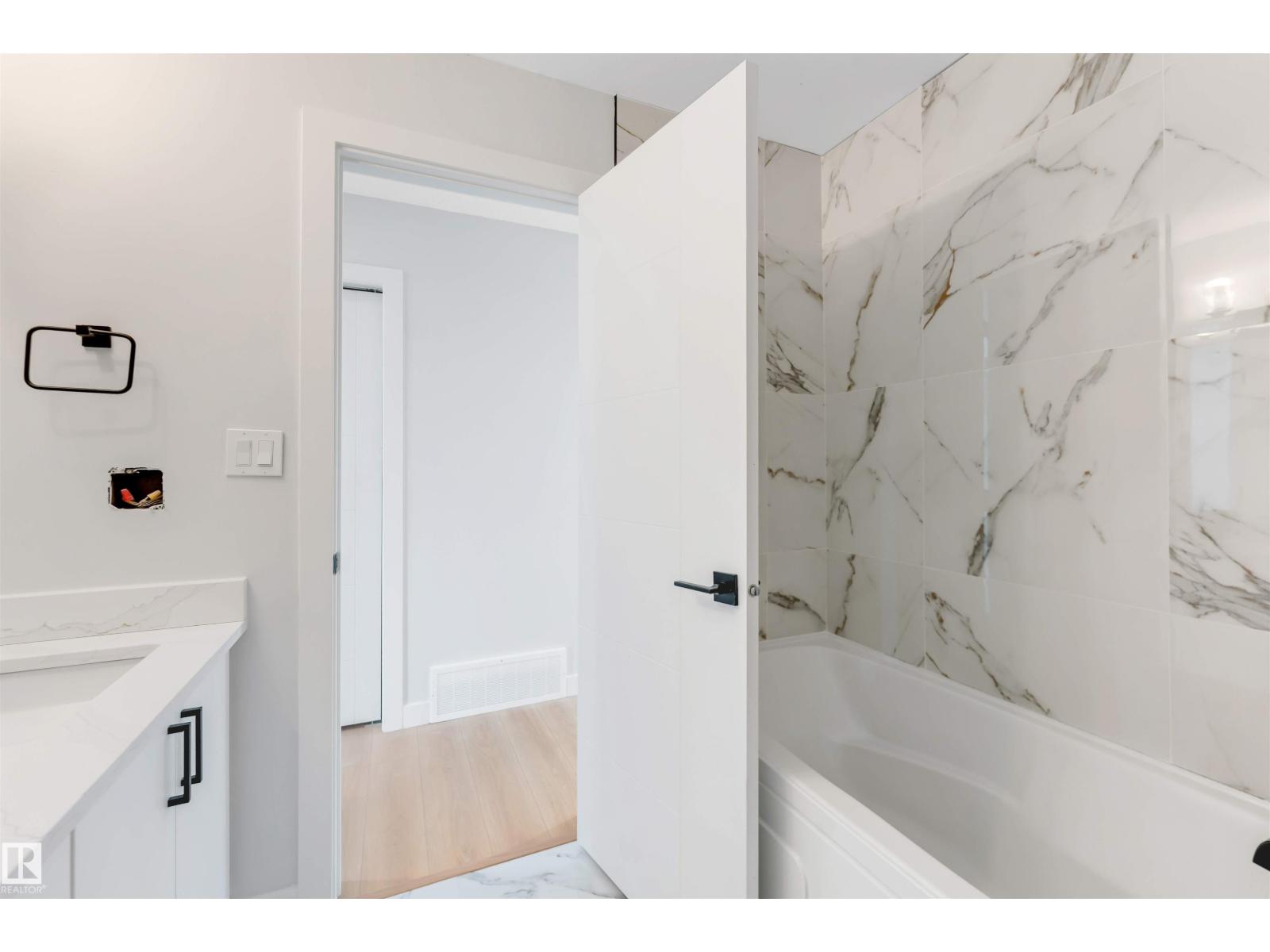 3432 60 ST NW - 14