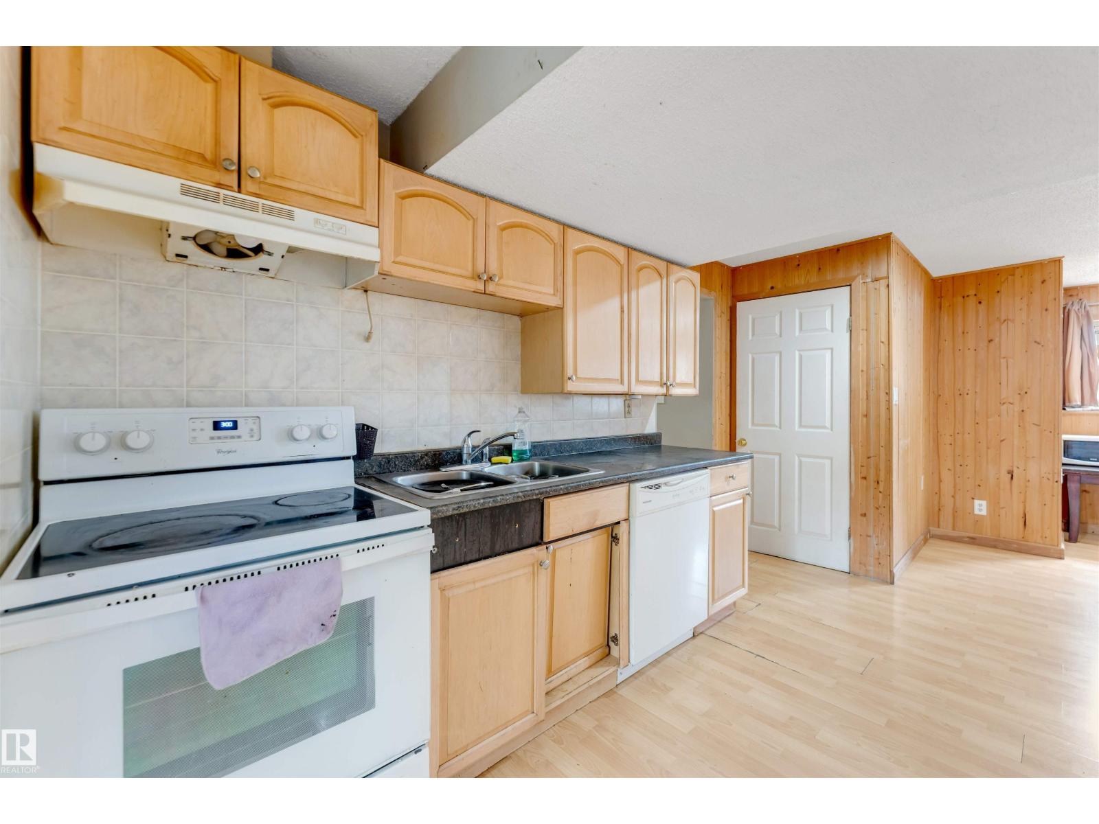 3432 60 Street NW, Hillview — photo 23 of 30: Property photo