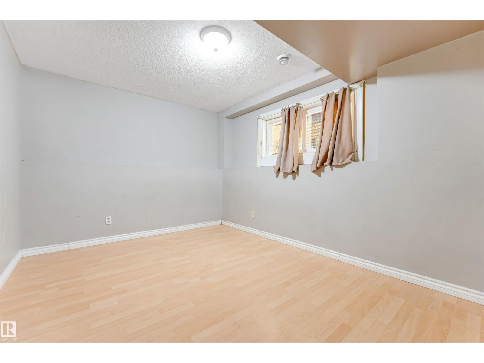 3432 60 Street NW, Hillview — photo 26 of 30: Property photo