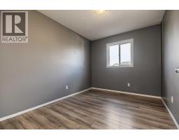 10646 Royal Oaks Drive E, Grande Prairie, AB T8V8G3 Photo 19