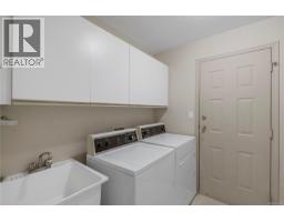 728 Banwell Crt, Qualicum Beach, BC V9K1C2 Photo 17