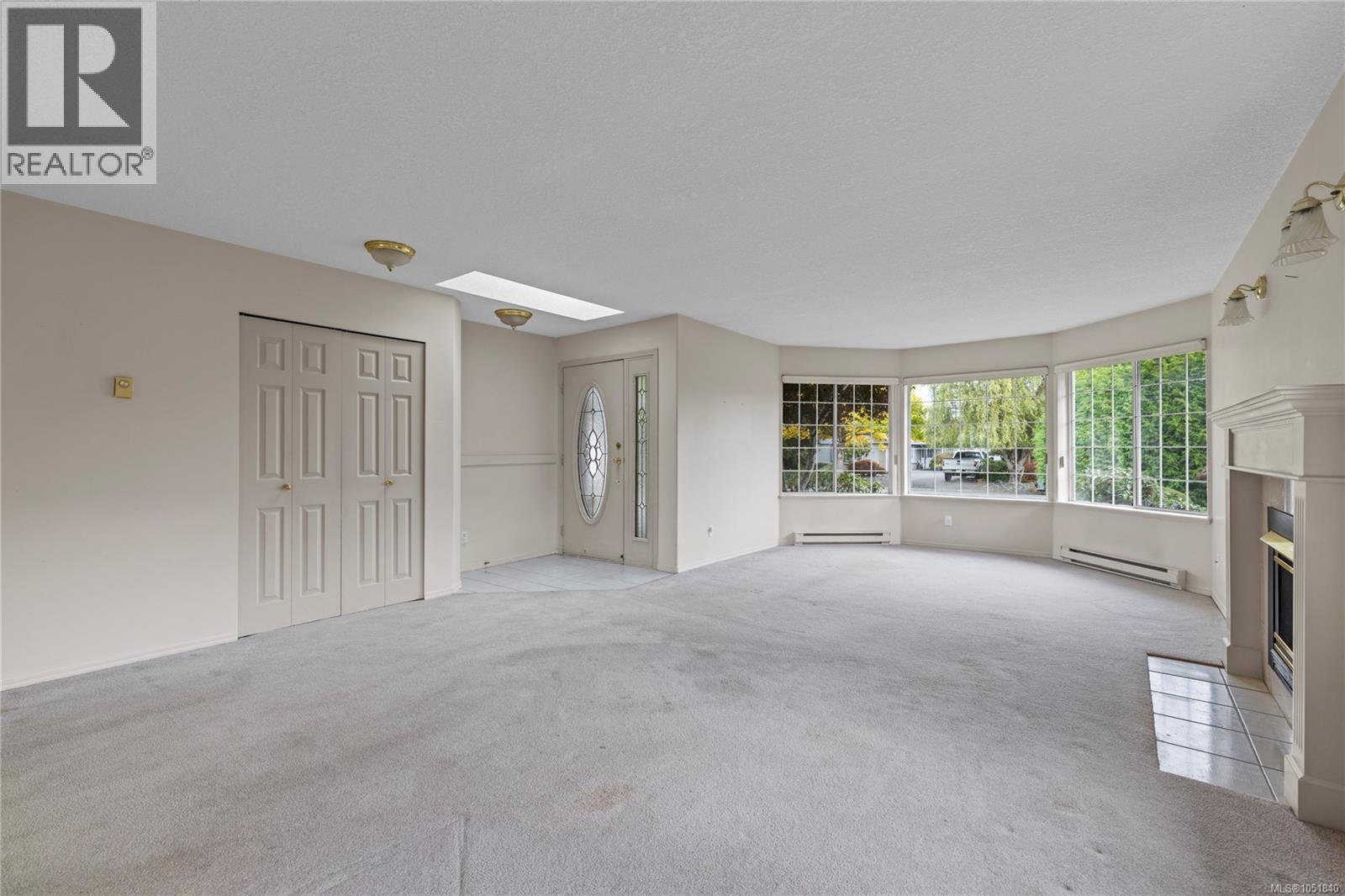 728 Banwell Crt - 6