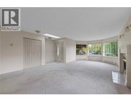 Primary Bedroom - 728 Banwell Crt, Qualicum Beach, BC V9K1C2 Photo 6