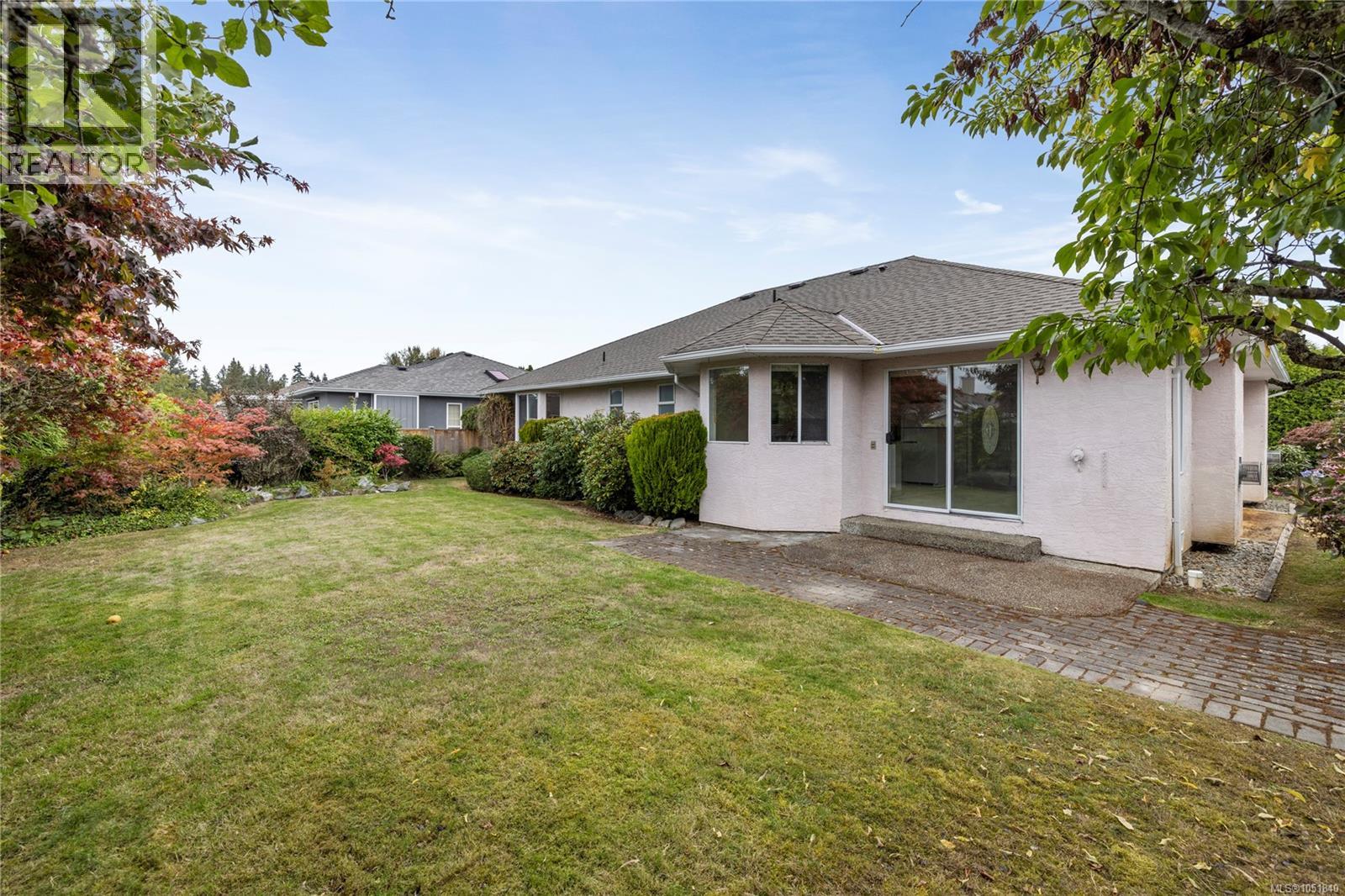 728 Banwell Crt - 12