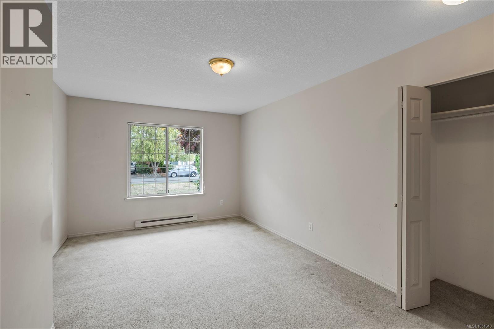 728 Banwell Crt - 8