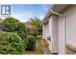 728 Banwell Crt, Qualicum Beach, BC V9K1C2 Photo 22