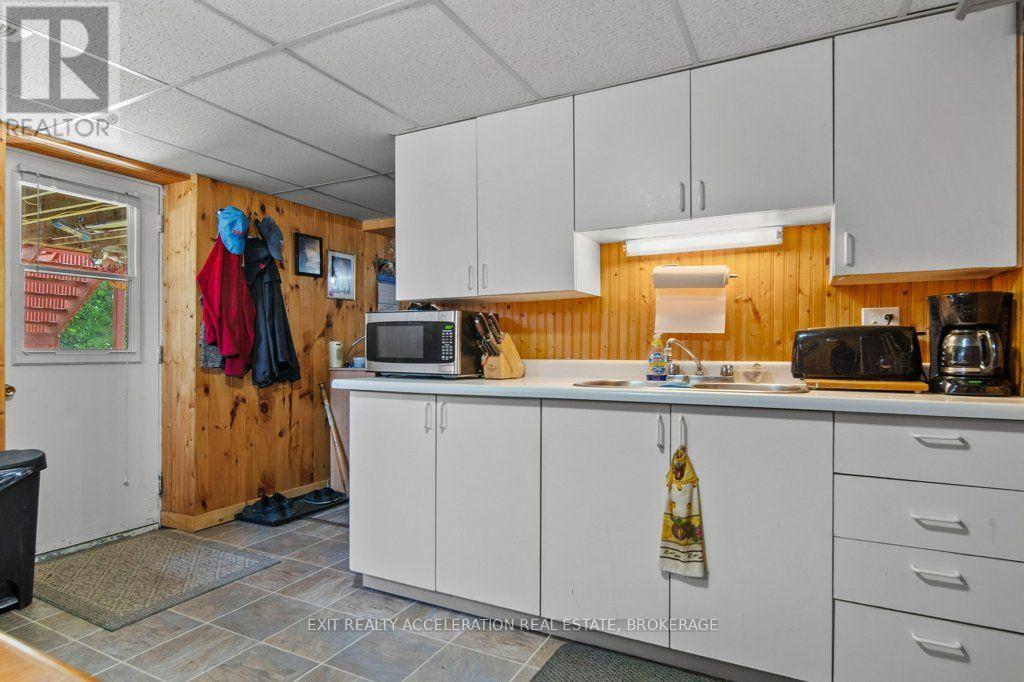 26 OAK LANE - 22