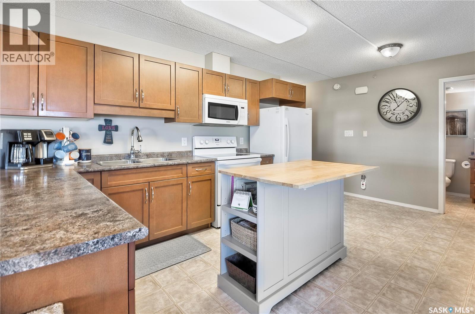 #307 2781 Woodbridge DRIVE - 8