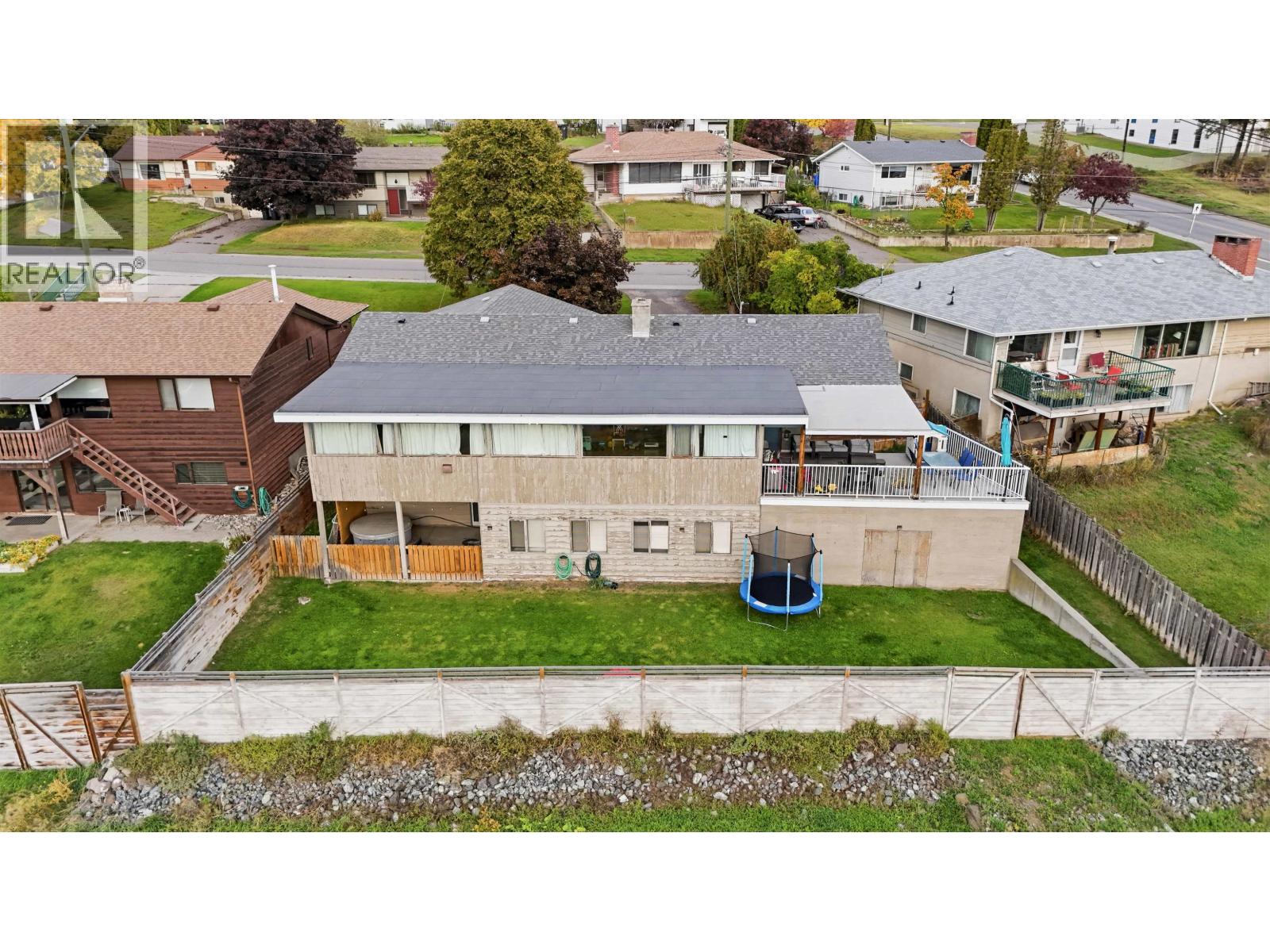 319 CLEARVIEW CRESCENT - 2
