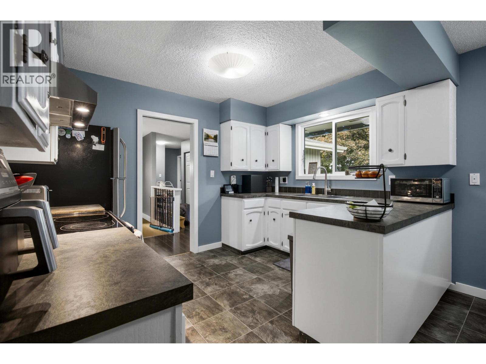 319 CLEARVIEW CRESCENT - 7