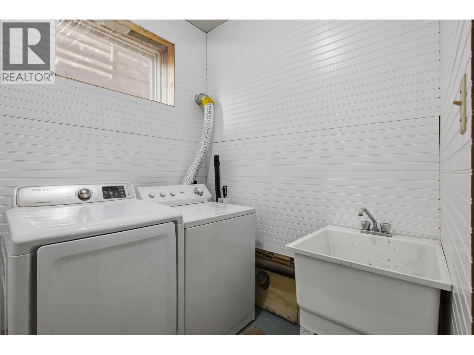 319 CLEARVIEW CRESCENT - 22