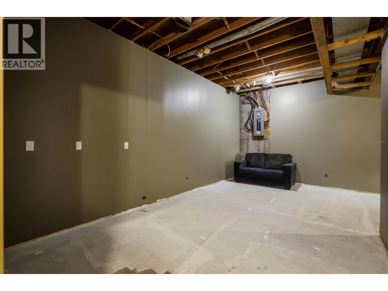 319 CLEARVIEW CRESCENT - 24