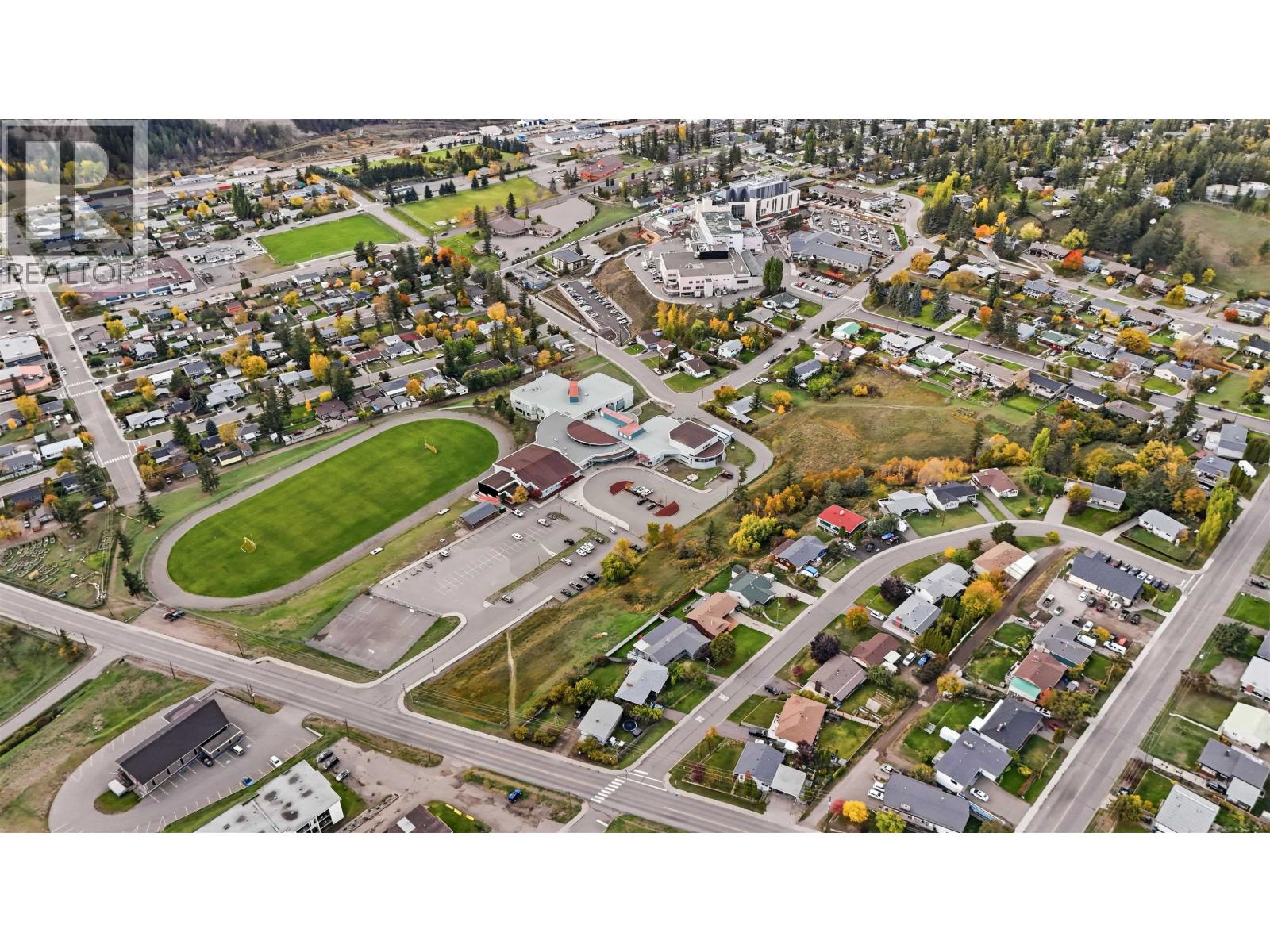 319 CLEARVIEW CRESCENT - 33