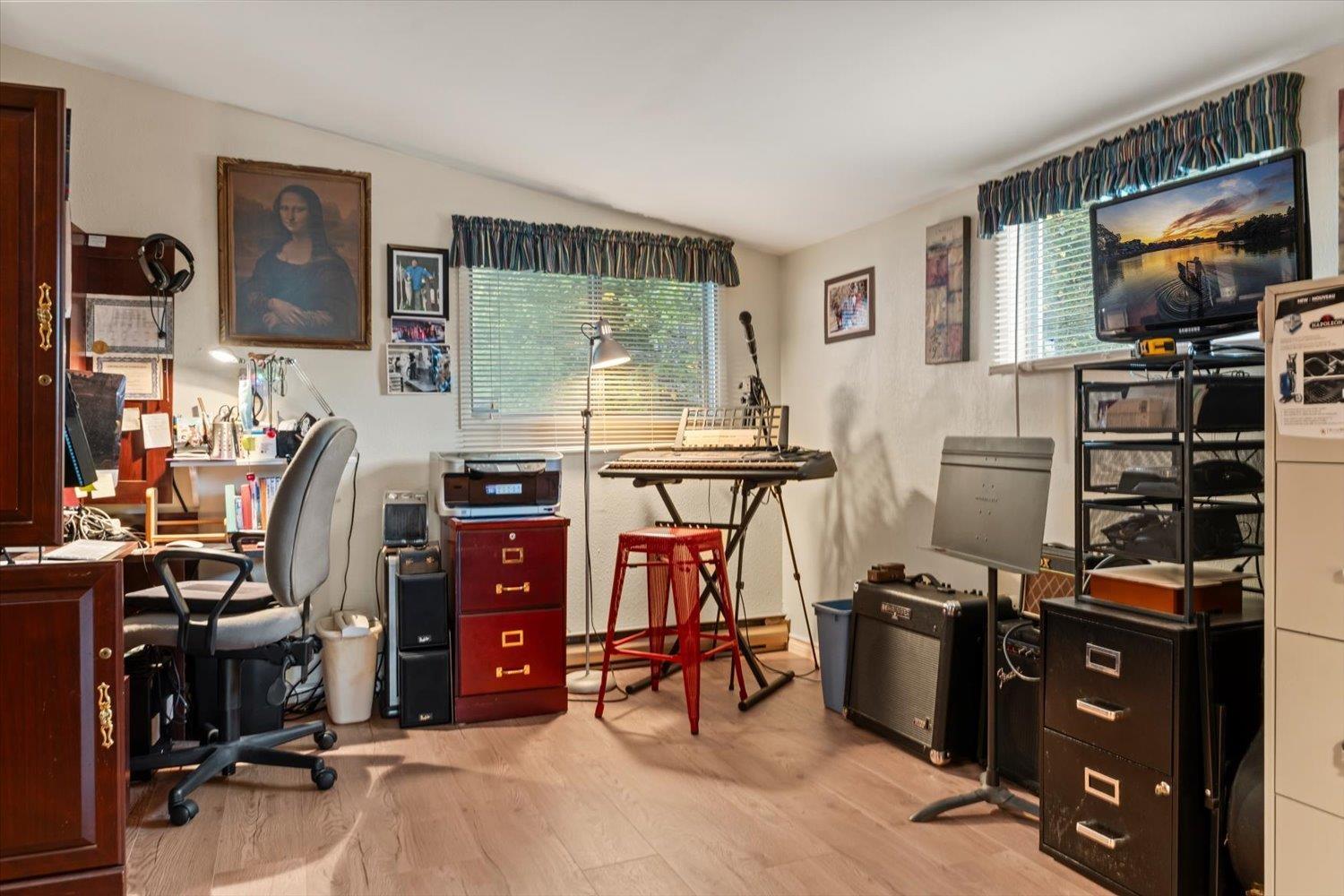 Photo of 69 3300 HORN STREET 21