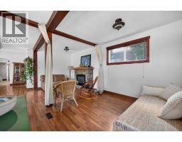241 25 Avenue NE - photo 7