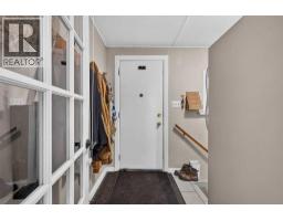 241 25 Avenue NE - photo 19