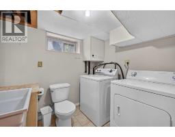 241 25 Avenue NE - photo 21