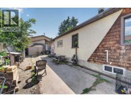 241 25 Avenue NE - photo 24