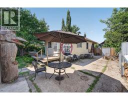 241 25 Avenue NE - photo 23