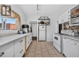 241 25 Avenue NE - photo 13