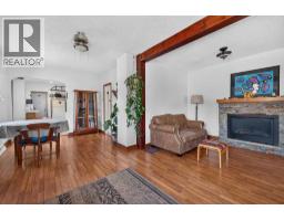 241 25 Avenue NE - photo 4