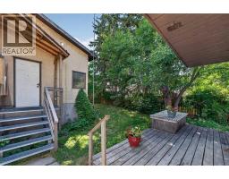 241 25 Avenue NE - photo 27