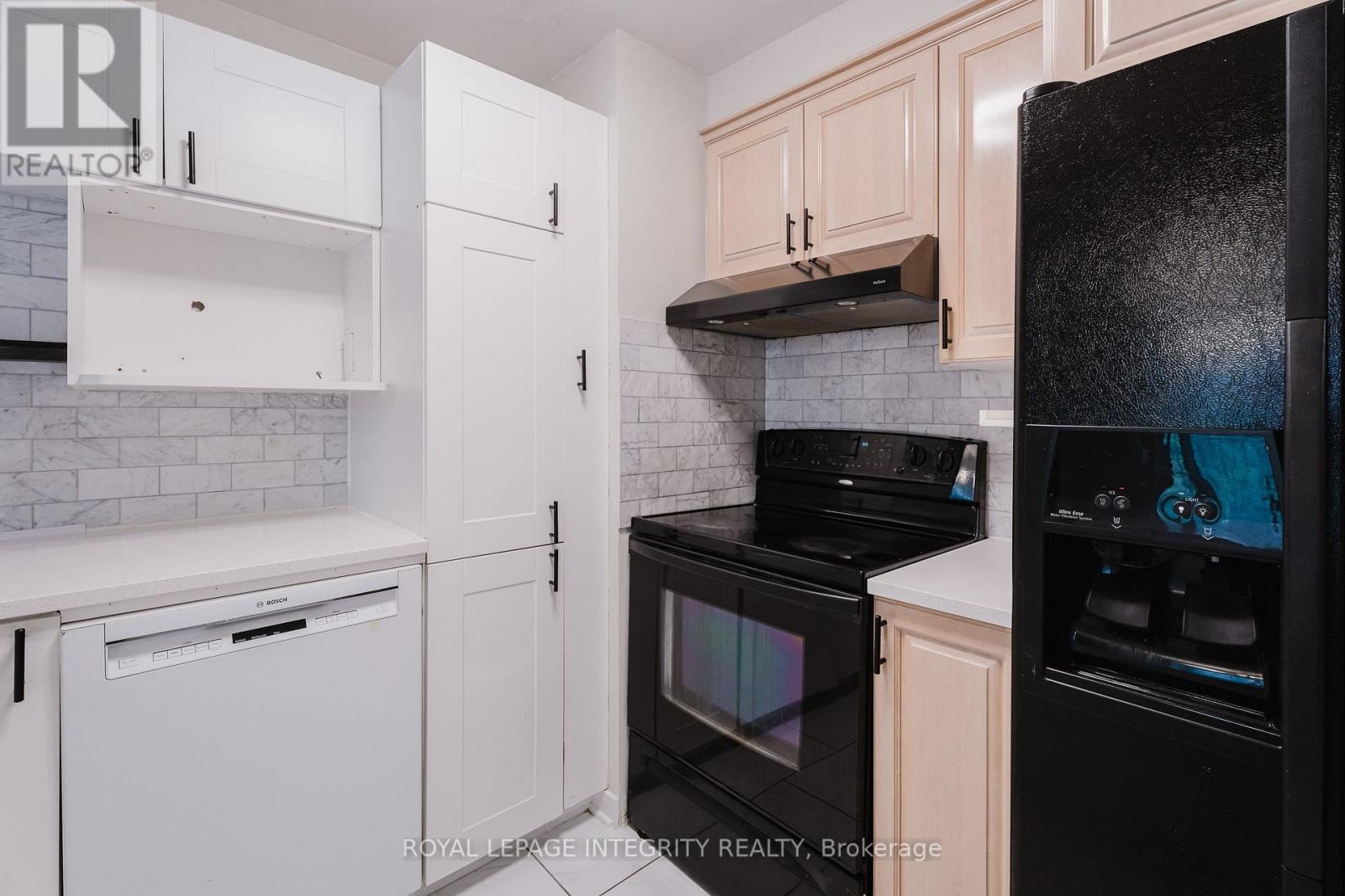 2650 Southvale Crescent — photo 13