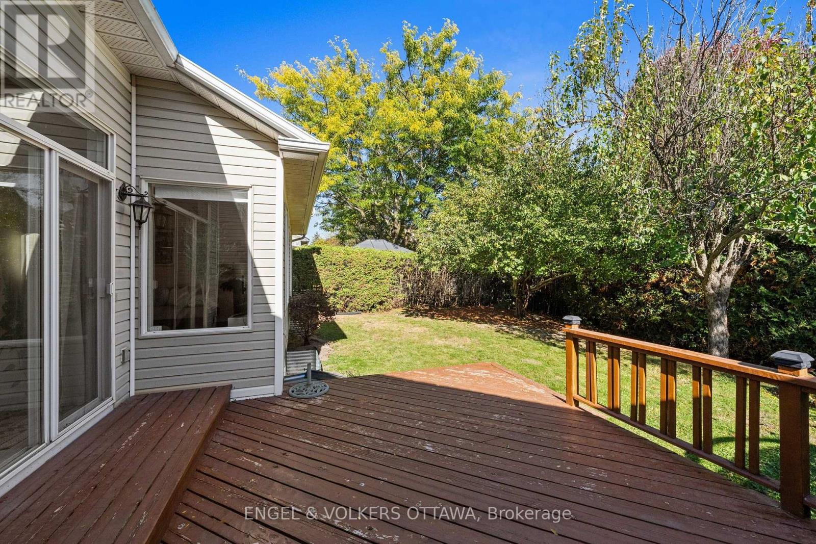 4 BURNSTEAD CRESCENT - 42