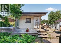 241 25 Avenue NE - photo 37