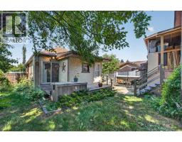 241 25 Avenue NE - photo 38