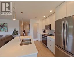 7295 Edgehill Crescent, Powell River, BC V8A0V8 Photo 11