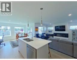 4pc Ensuite bath - 7295 Edgehill Crescent, Powell River, BC V8A0V8 Photo 10