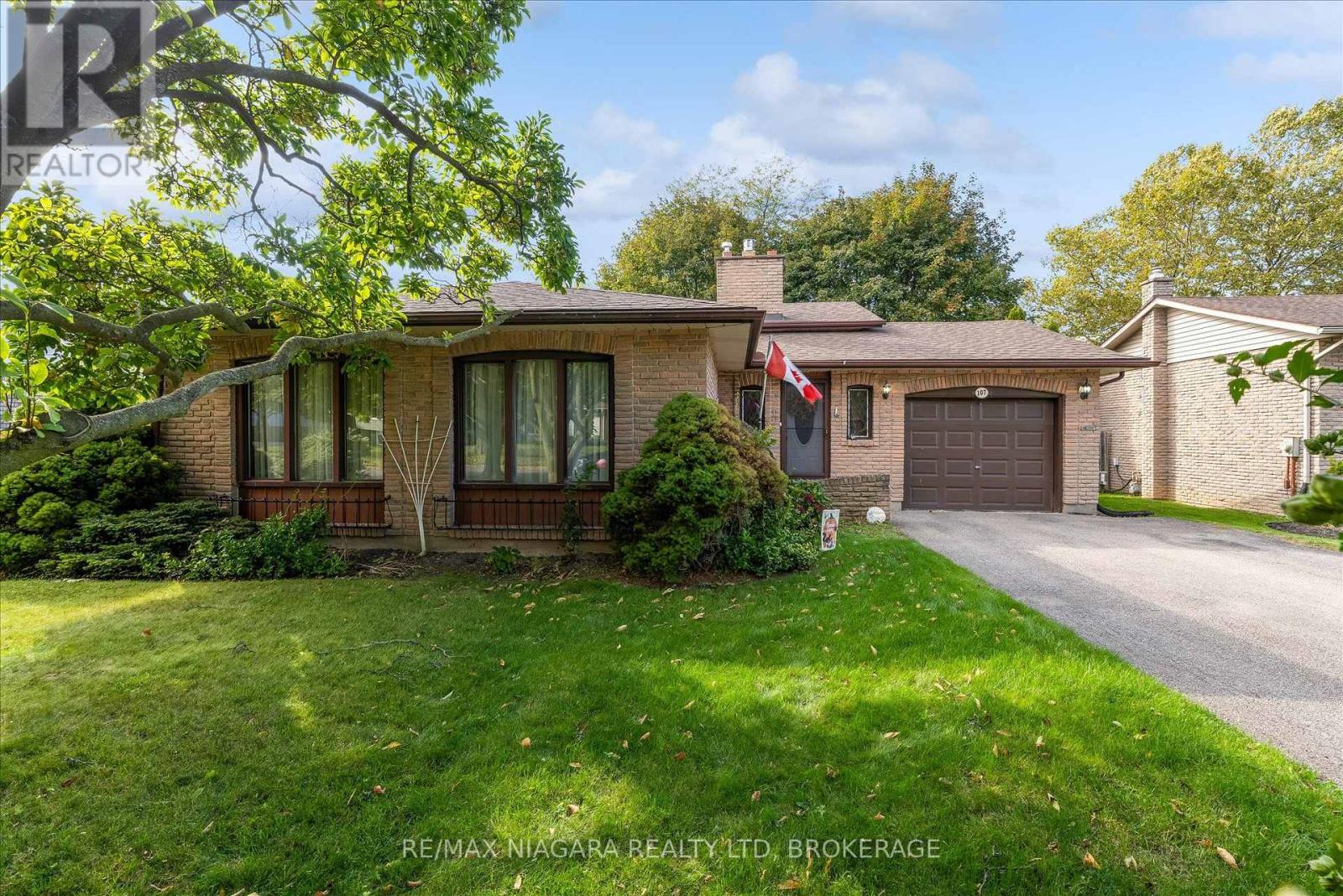 107 GLENAYR PLACE - 1