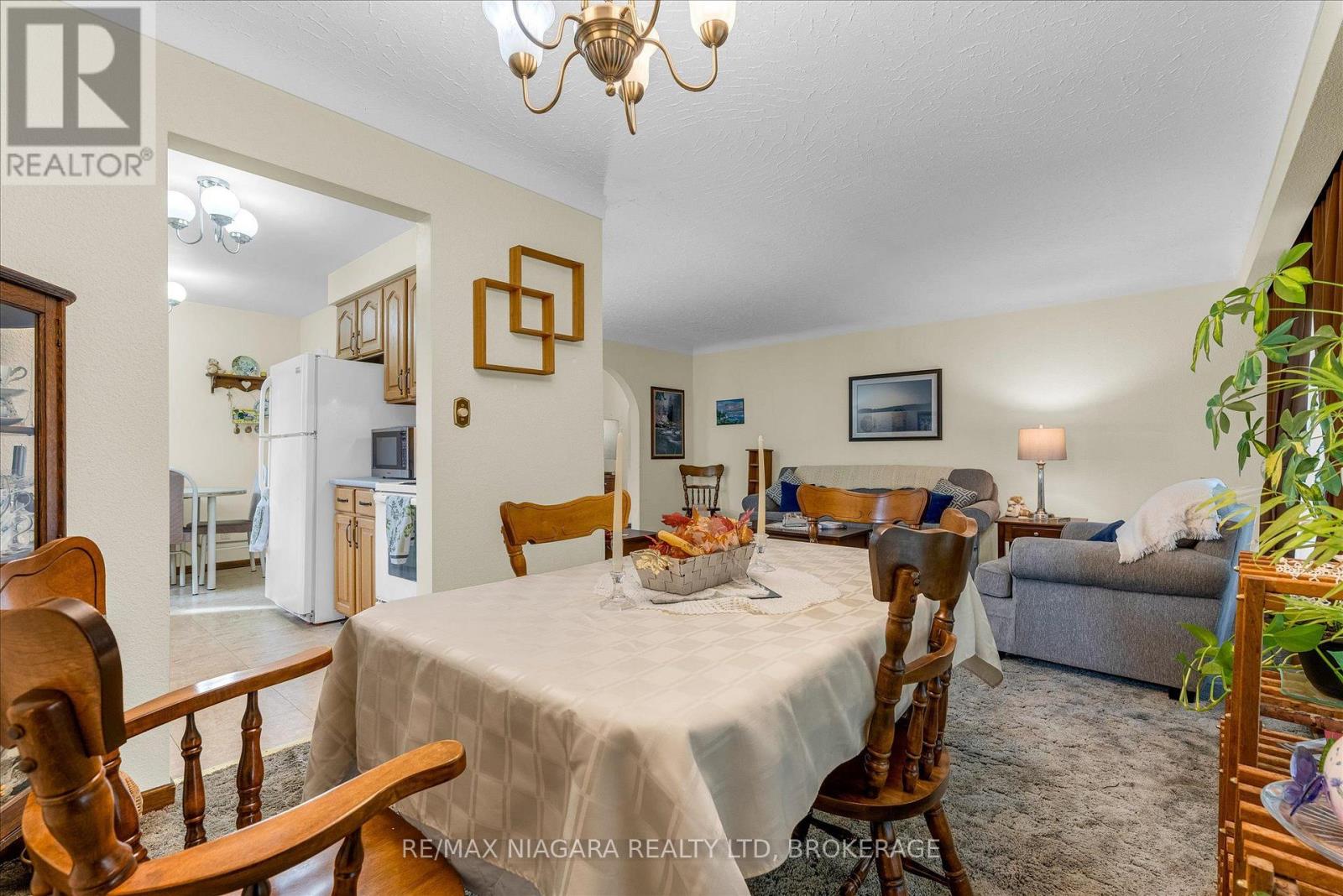 107 GLENAYR PLACE - 8