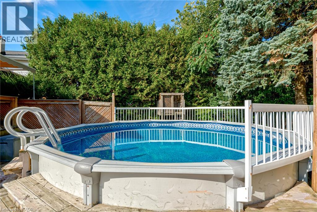 8 BONNYLYN Drive - Image 34