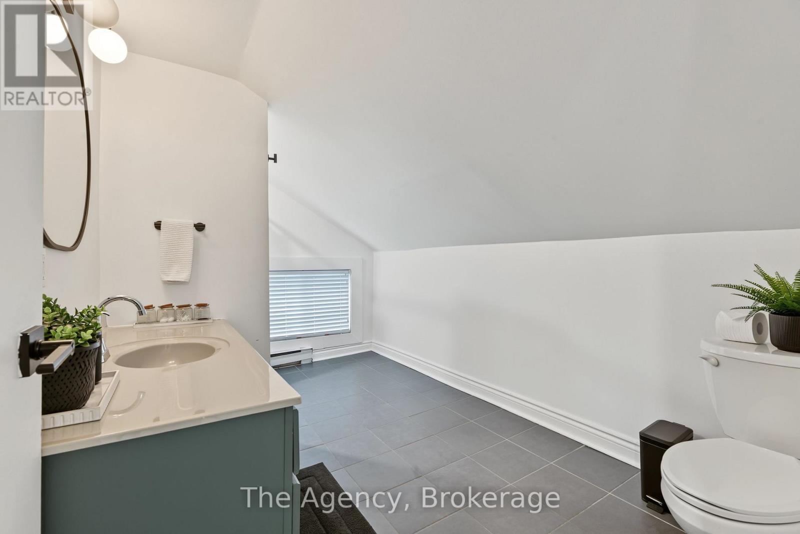 645 MOUNTAIN ROAD - Image 33