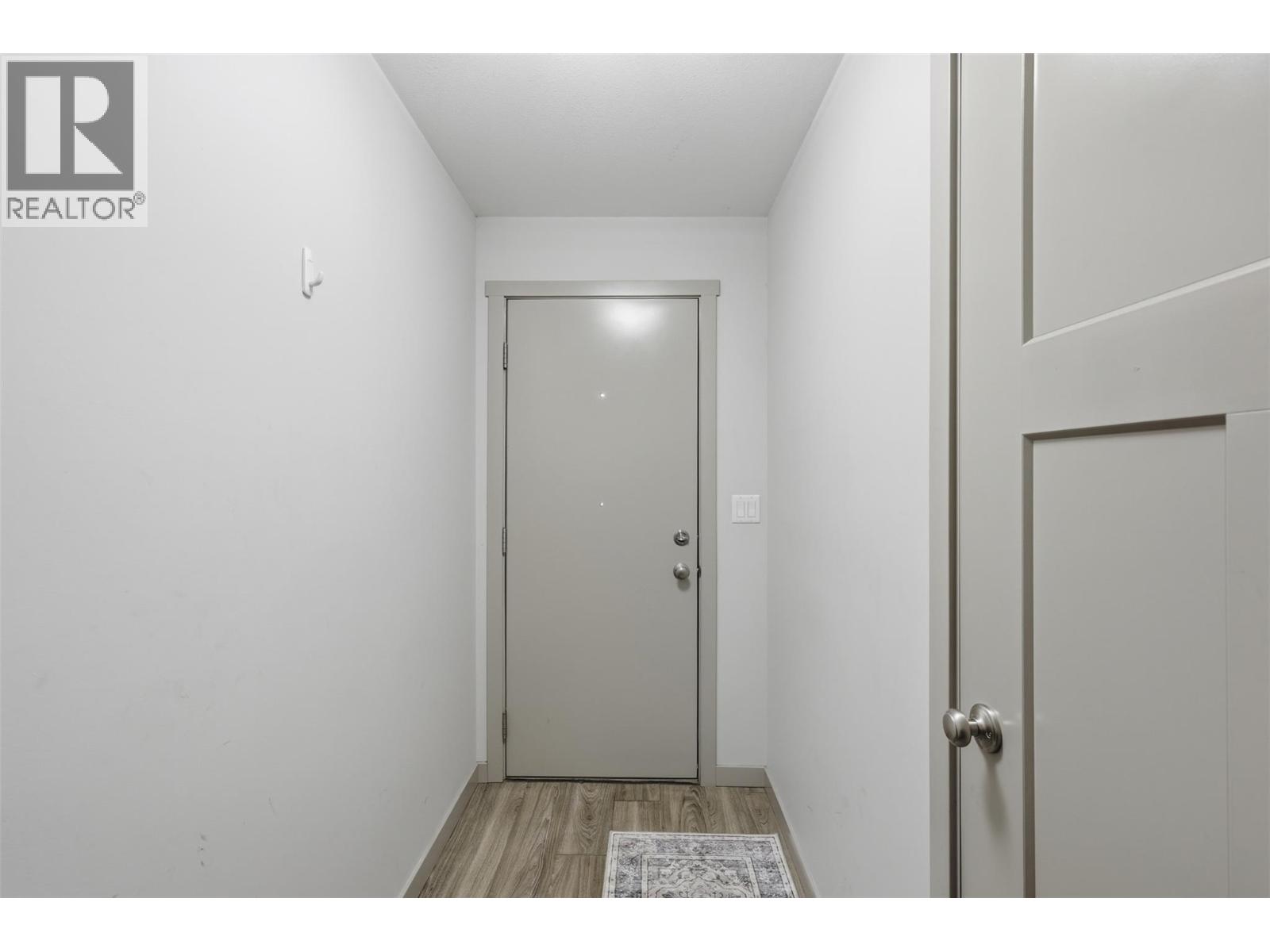 611 McGowan Avenue, Kamloops - Image 1