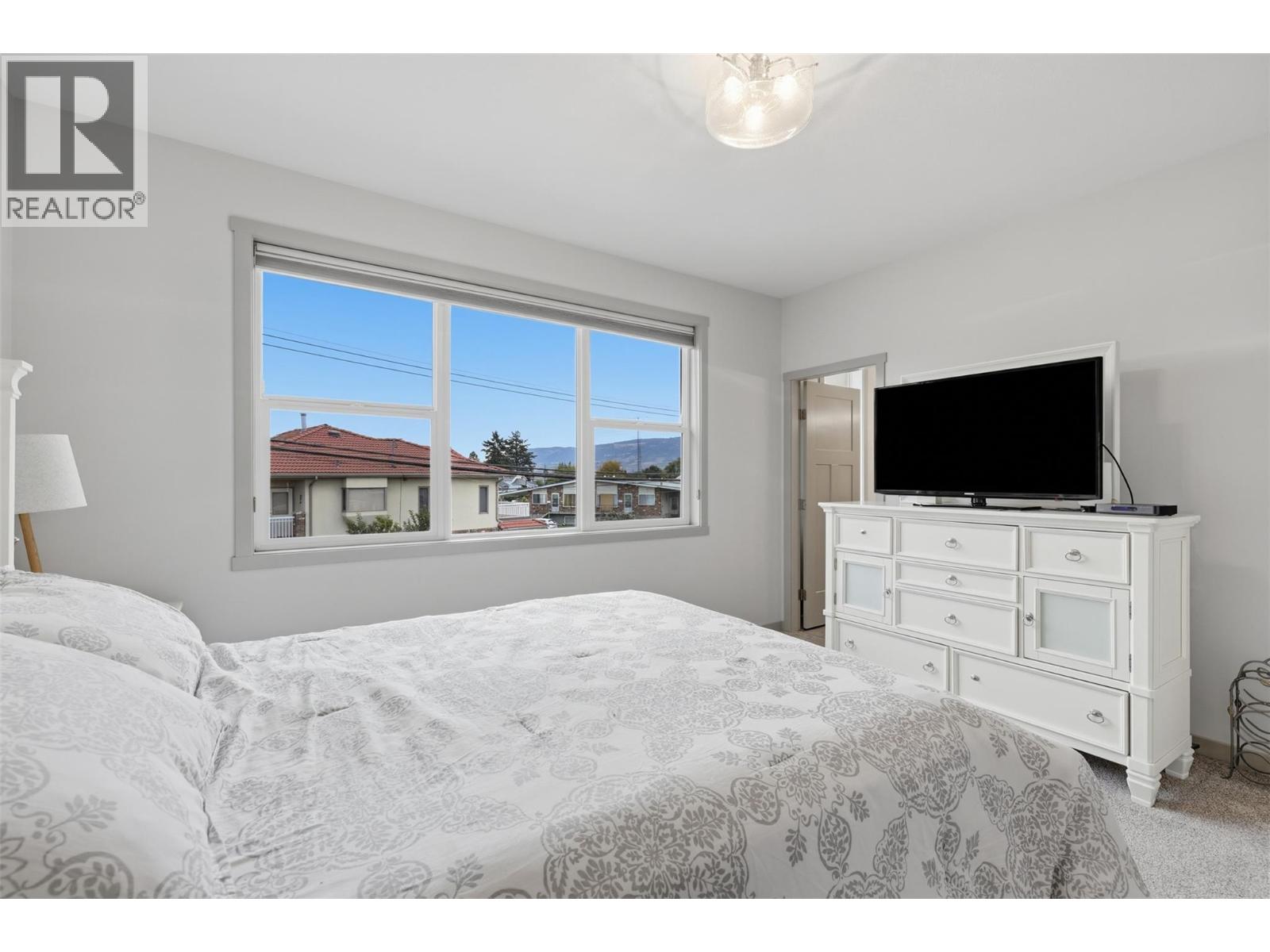 611 McGowan Avenue, Kamloops - Image 1